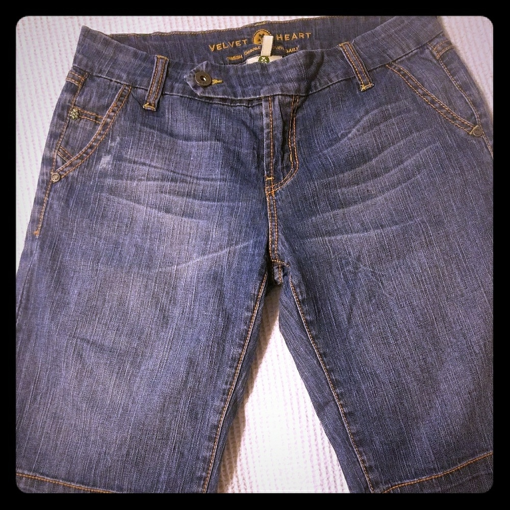 NEARLY NEW VELVET HEART BERMUDA JEANS